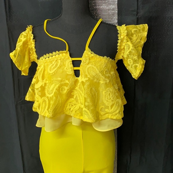 LUXM YELLOW JUMPSUIT NWOT - Picture 4 of 10